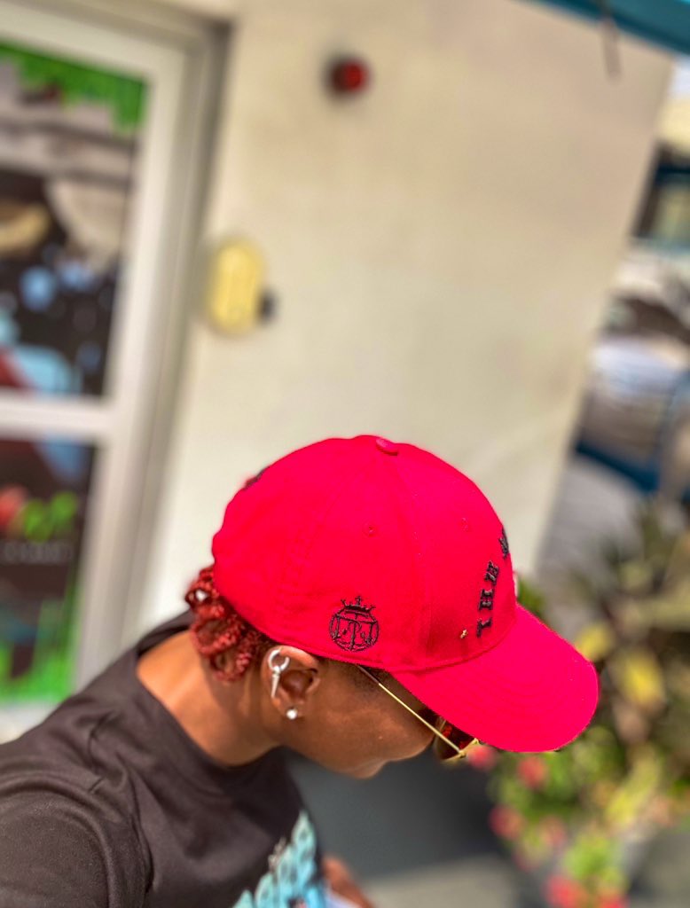 OfficialSuo's tweet image. Game face ready 🎙️⚽️
From Anfield to London 🏟️ goals go plenty today. Iseeé!!! 😌

Ch203 @DStvNg change language options to pidgin and we gucci. 👍🏽

#EPL
#OfficialPidginCommentator
#SundayFlow
#EnergyChief
#ChiefSuo
#Kpoko🧡