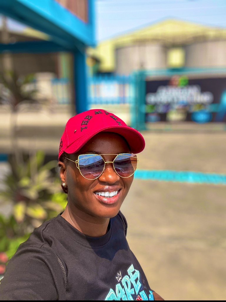 OfficialSuo's tweet image. Game face ready 🎙️⚽️
From Anfield to London 🏟️ goals go plenty today. Iseeé!!! 😌

Ch203 @DStvNg change language options to pidgin and we gucci. 👍🏽

#EPL
#OfficialPidginCommentator
#SundayFlow
#EnergyChief
#ChiefSuo
#Kpoko🧡