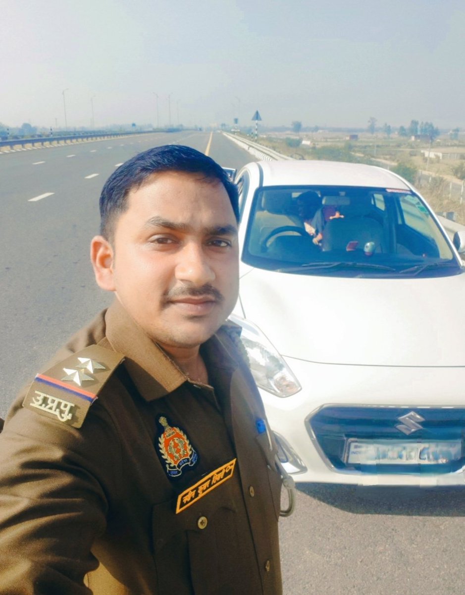 बख़्शा है ठोकरों ने संभलने का हौसला,
हर हादसा मेरी अक्ल को गहराई दे गया।