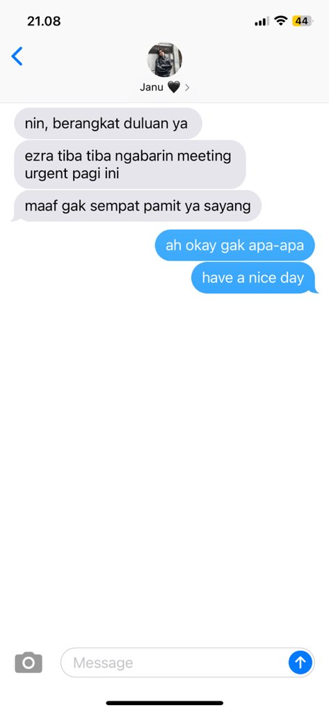 ilyoujae's tweet photo. #janunina edisi valentine yang telat

— lee jeno five tweets au, from “im looking at you” universe https://t.co/yW000fU5tf
