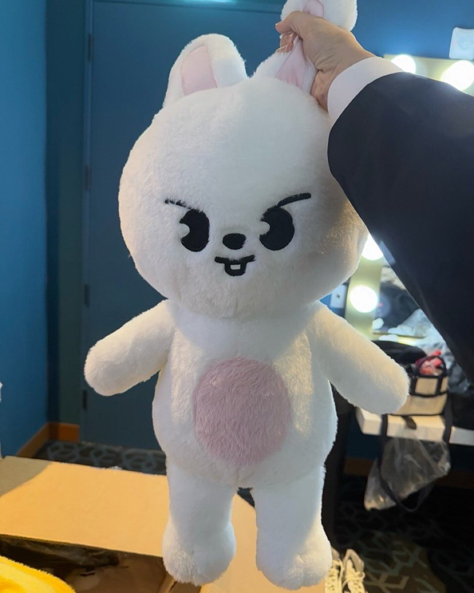 sunshine_lixxxx's tweet photo. リビの扱いは通常通りなのに、ポガリのことはずーっと大事に抱っこしててくれて、ほんとにピリちゃんの代わりとして接してくれてたんだなって、じんわり涙出る、温かいね https://t.co/9eFK7rwZQ9