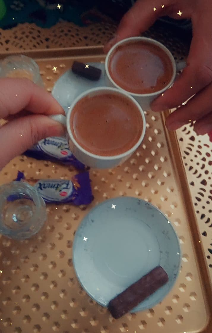 Aşkla bı pazar kahvesi içelim.dedik müsait çift arkadaşlar kahve ikram edebiliriz