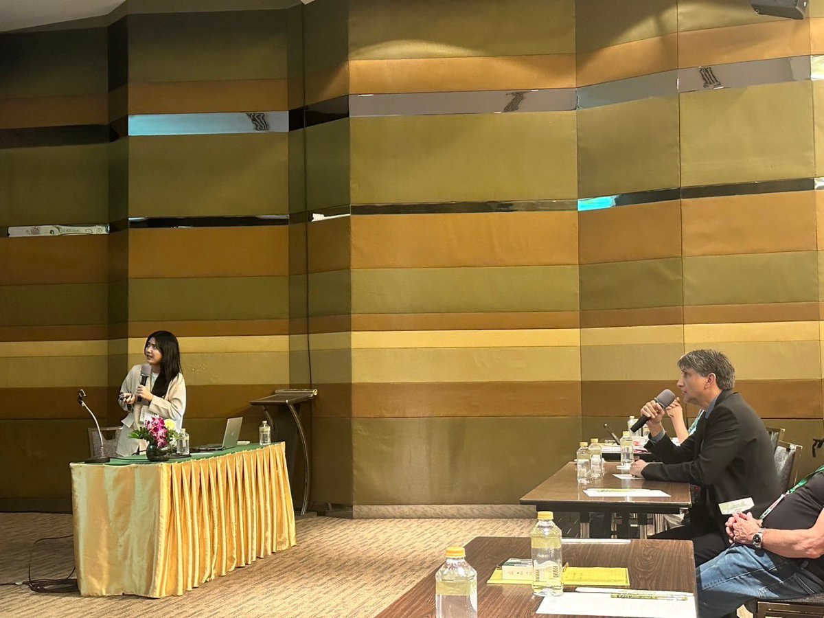 RSaeeng's tweet photo. Great moment for presentation at PACCON2025. Proud of my student for her hard work and dedication. Huge thanks to Professor A. Stephen Hashmi for the insightful feedback that will help her research grow! #Glycoside #Thailand https://t.co/9cqcTR19Q2
