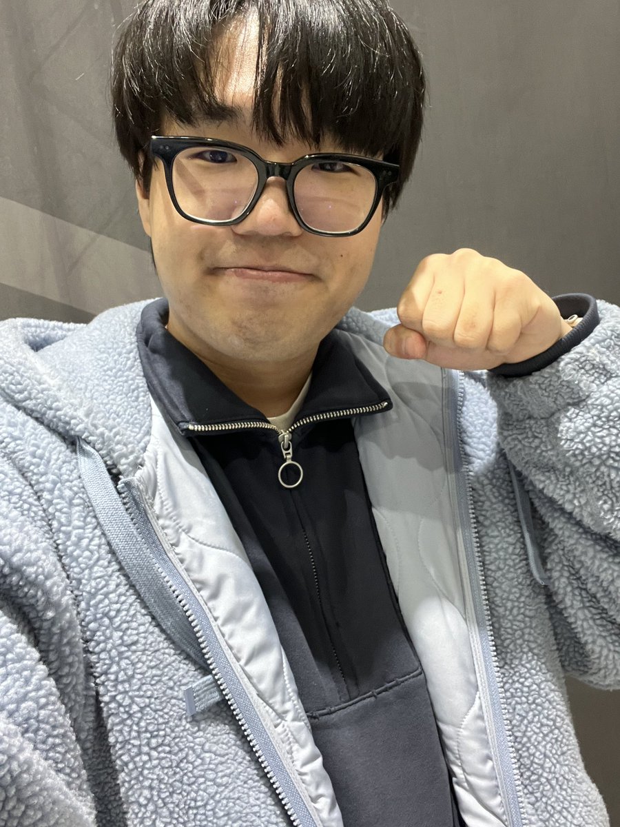 슬 tweet media