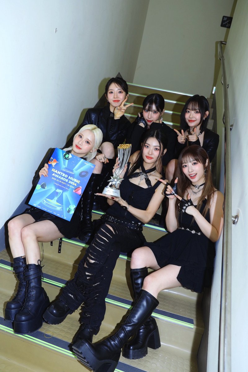 CUBE_LIGHTSUM's tweet photo. [📸] 250216 @ 32주년 한터뮤직어워즈 2024

LIGHTSUM이 'Hanteo-choice K-POP Female Artist'상을 수상했습니다!
LIGHTSUM에게 큰 사랑을 보내주신 SUMIT 정말 감사합니다!
앞으로도 오래오래 함께해요❤️

#LIGHTSUM #라잇썸
#HanteoMusicAwards #HMA2024 #한터뮤직어워즈 https://t.co/x4nJwBEk6w