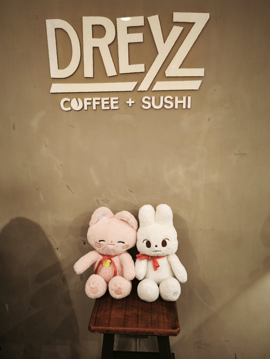 abcdexoSKY's tweet photo. online ckat ang mga anak q ๐คฉ eme xori na nalate HAHDHSHS tnx poh sa imong all!! ๐ฅฐ๐ซถ
soafer cute ng freebies pls!!! ๐ฅน bias q yung photobook kung kanino man yon galing ๐ฅน๐ซถ
#SOUNDCHECK415 ๐๏ธ
#Backto505WithJAEDO
#JAEHYUN โ
#DOYOUNG https://t.co/9JSzzXDSQY
