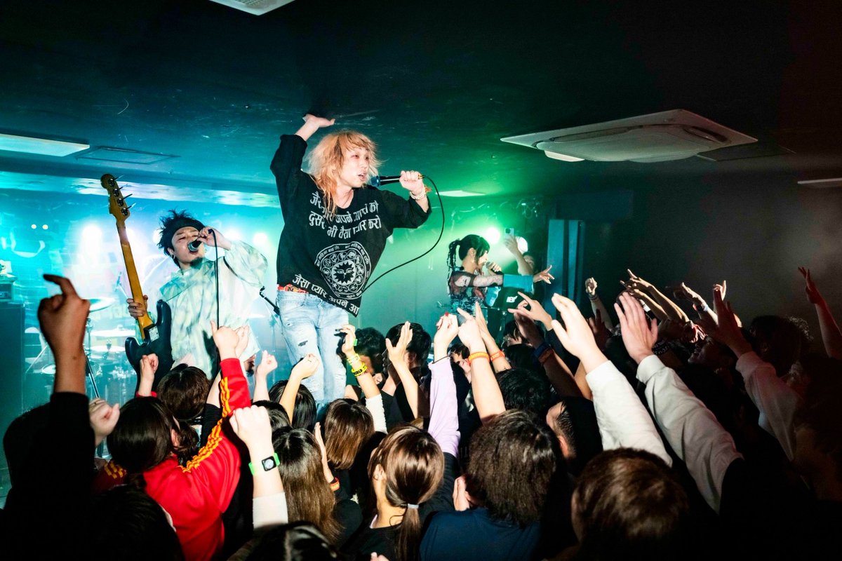 Wienners_WNS's tweet photo. #Wienners
2/16(日) 札幌KLUB COUNTER ACTION
『GAKI TOUR 2025』 
w / dustbox

札幌！最高の夜になりました☃️💥
SUPER THANKS🚀✨

📸@akaikai_69
🥁@No_3654 https://t.co/EC7GWGMGs7