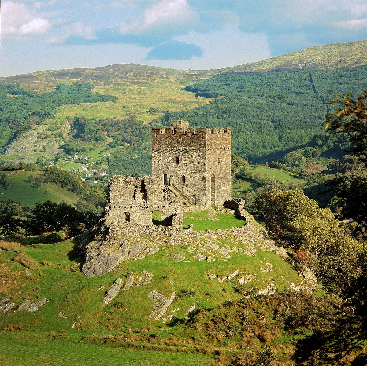 Did you know that many of the historic sites in our care are free to enter and quite possibly on your doorstep?

From mysterious prehistoric monuments and Roman ruins to mighty medieval castles, there’s plenty of Wales’ past to explore.

🔗cadw.gov.wales/visit
