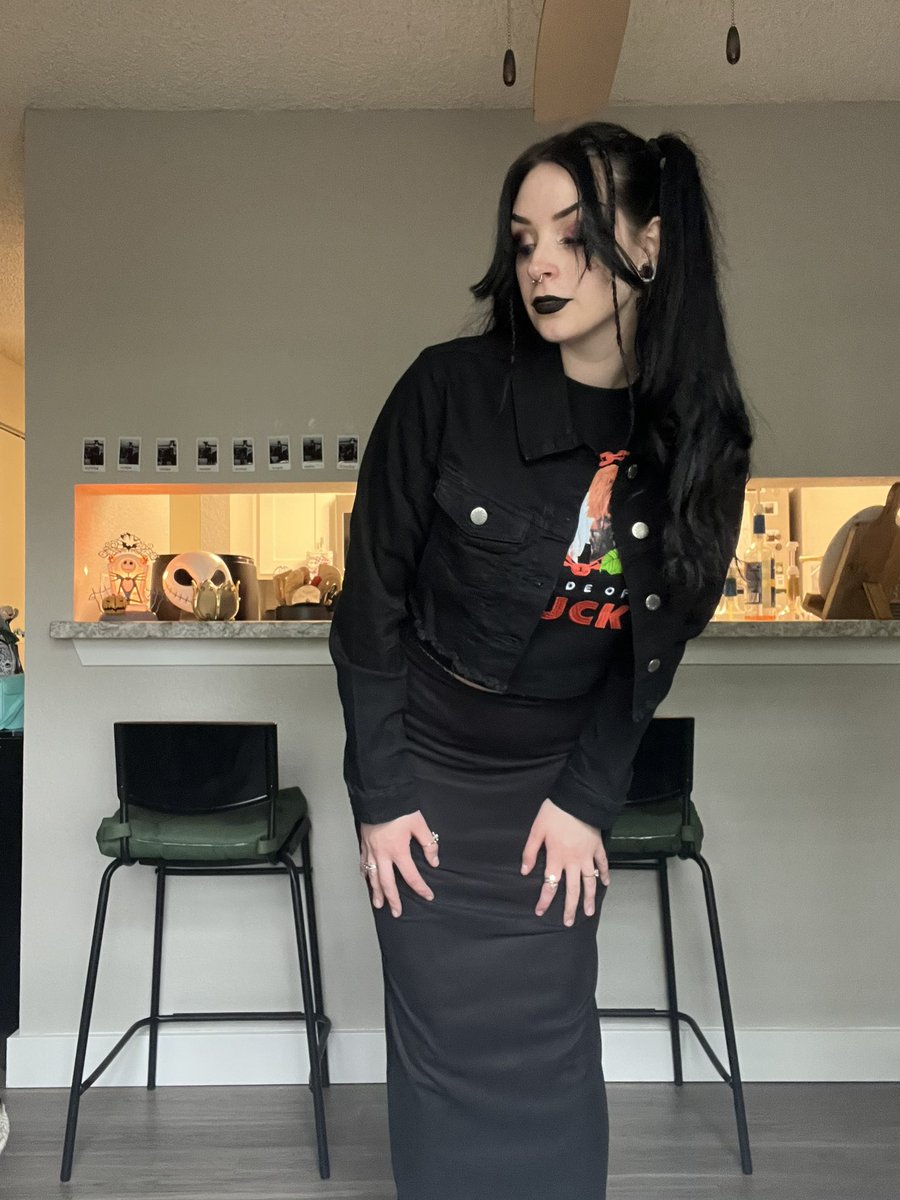 c2cosmeticsxo's tweet photo. had to share the valentine's day fit🖤 https://t.co/f6kOePBIpB