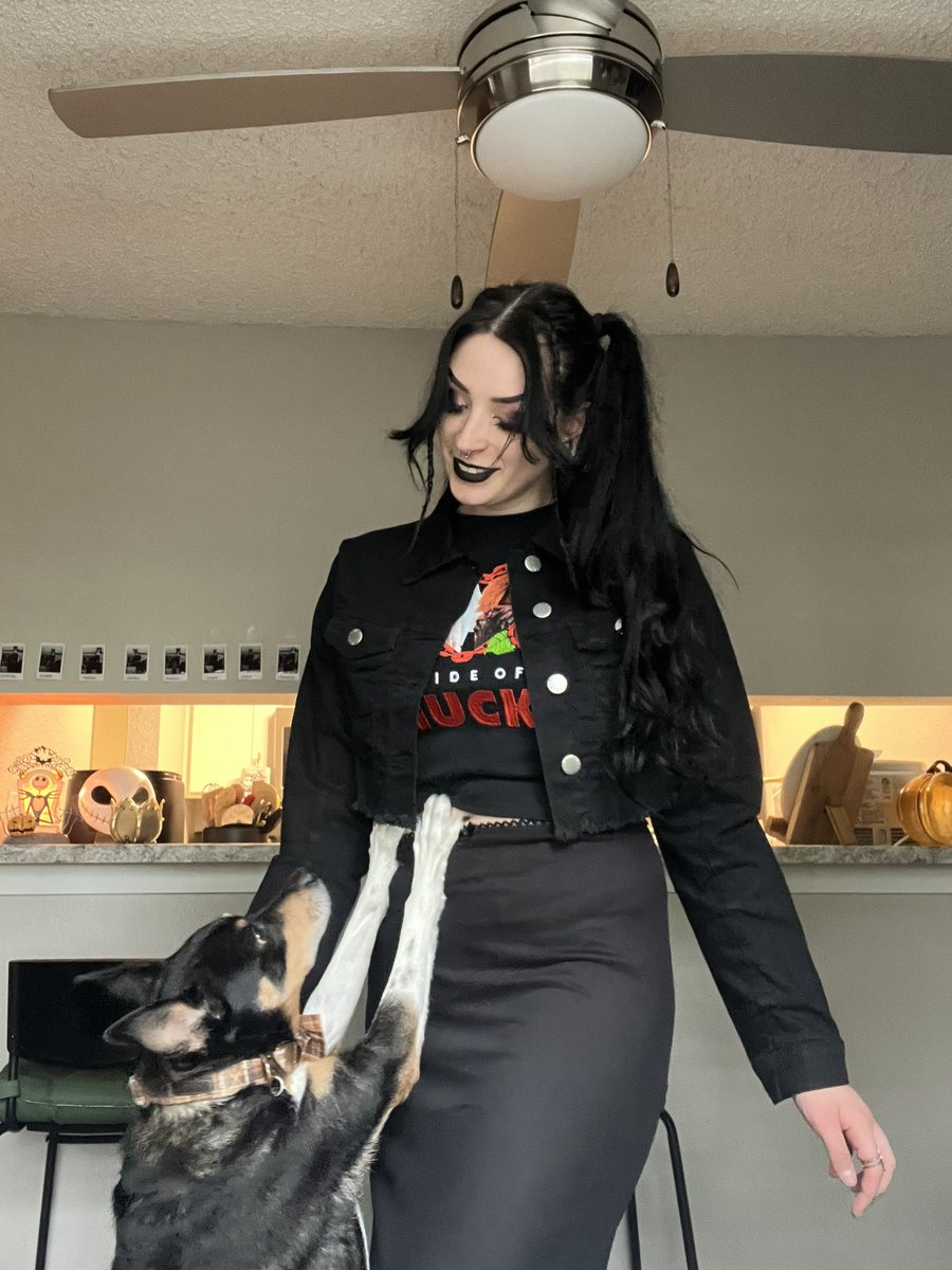 c2cosmeticsxo's tweet photo. had to share the valentine's day fit🖤 https://t.co/f6kOePBIpB