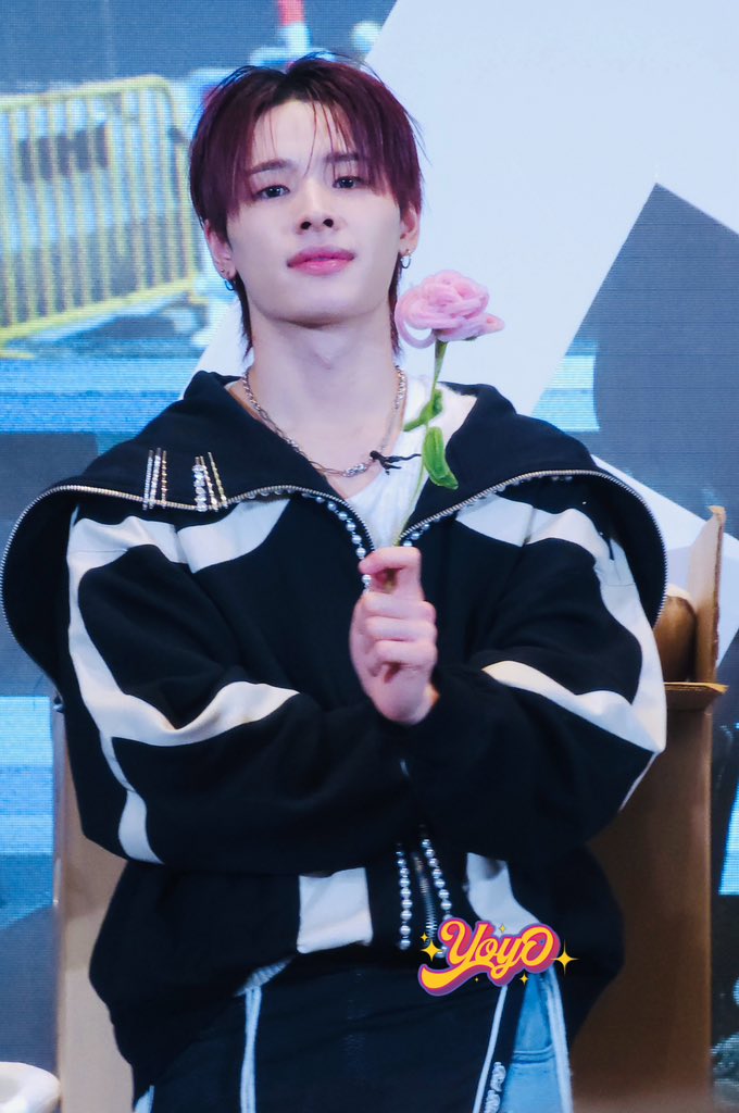 shayaka_1006's tweet photo. 250215 StarRiverサイン会 🇨🇳Shanghai

marry me💕

#NEXZ #ネクスジ #넥스지 
#ハル #HARU  #하루 https://t.co/ex6u3iEuxZ