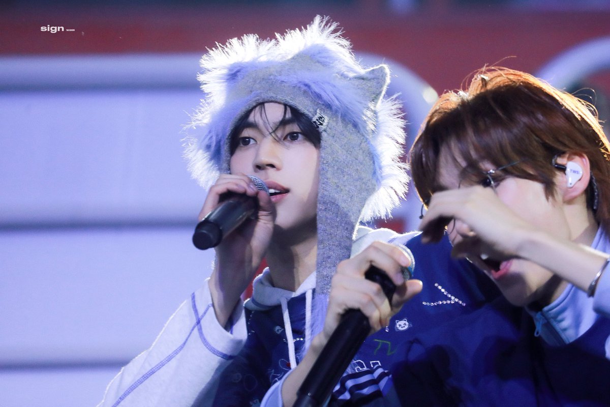 𝘀𝗶𝗴𝗻 tweet media