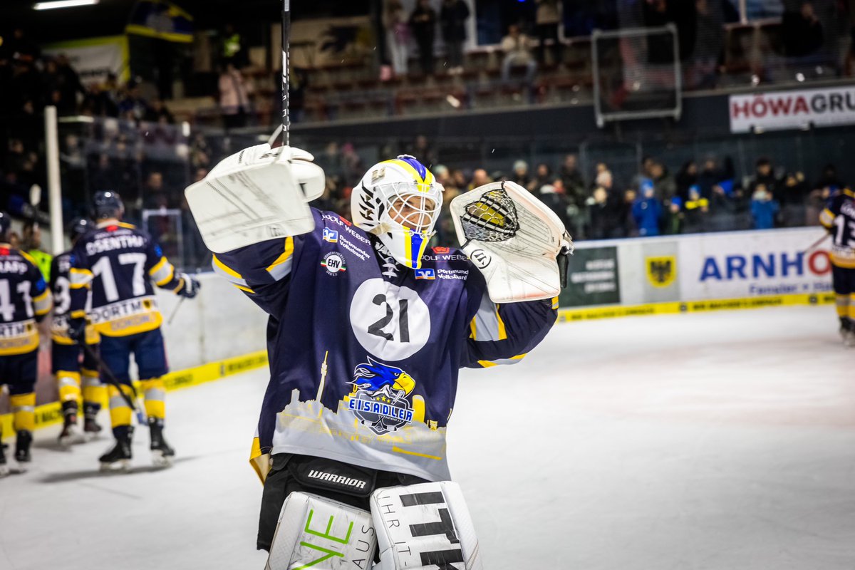 🥅🏒
Um 17:15 Uhr bestreiten die Eisadler Dortmund bei den Wiehl Penguins das zweite Playoff-Spiel und können nach dem 16:2 am Freitag schon den Halbfinal-Einzug perfekt machen. #DSW21 und #DOKOM21 spenden wieder für jedes erzielte Tor 21 € zugunsten von »SLEEP IN Stellwerk -