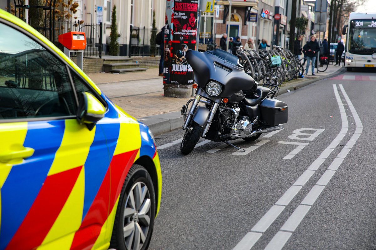 Fietsster zwaargewond na botsing in Apeldoorn