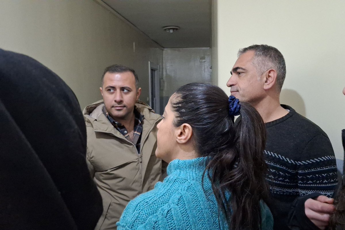 🚨BİRTEK-SEN Genel Başkanı Mehmet Türkmen sendika binasında gözaltına alındı 

Antep Başpınar’da sefalat zammına karşı günlerdir binlerce işçi ile birlikte direnen BİRTEK-SEN’in Genel Başkanı Mehmet Türkmen, sendika binasına giren polisler tarafından gözaltına alındı.