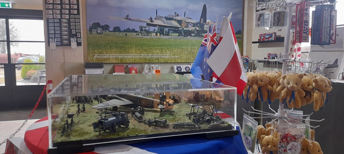 Simon Massey tweet media