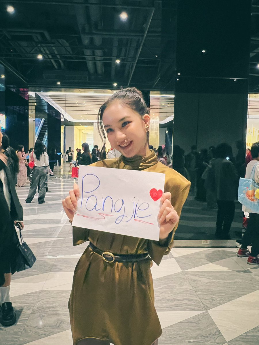 Mol0109's tweet photo. ก็เพราะว่าเธอนะน่ารัก 🌷❤️ ซี่รี่ย์ปังๆๆ นะคะ @pangjiewr  #minemediap #clairebell #minemediaproduction https://t.co/hwL5Ciazpu