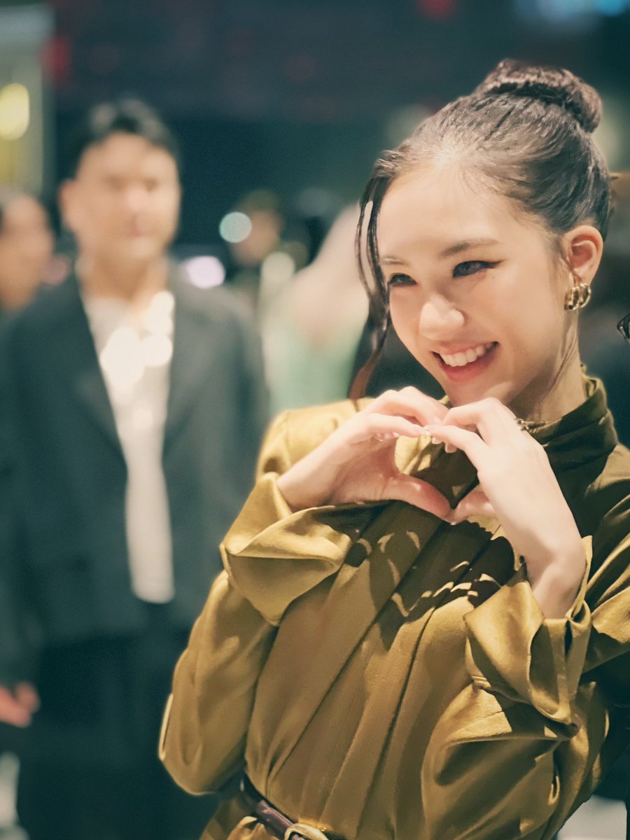 Mol0109's tweet photo. ก็เพราะว่าเธอนะน่ารัก 🌷❤️ ซี่รี่ย์ปังๆๆ นะคะ @pangjiewr  #minemediap #clairebell #minemediaproduction https://t.co/hwL5Ciazpu
