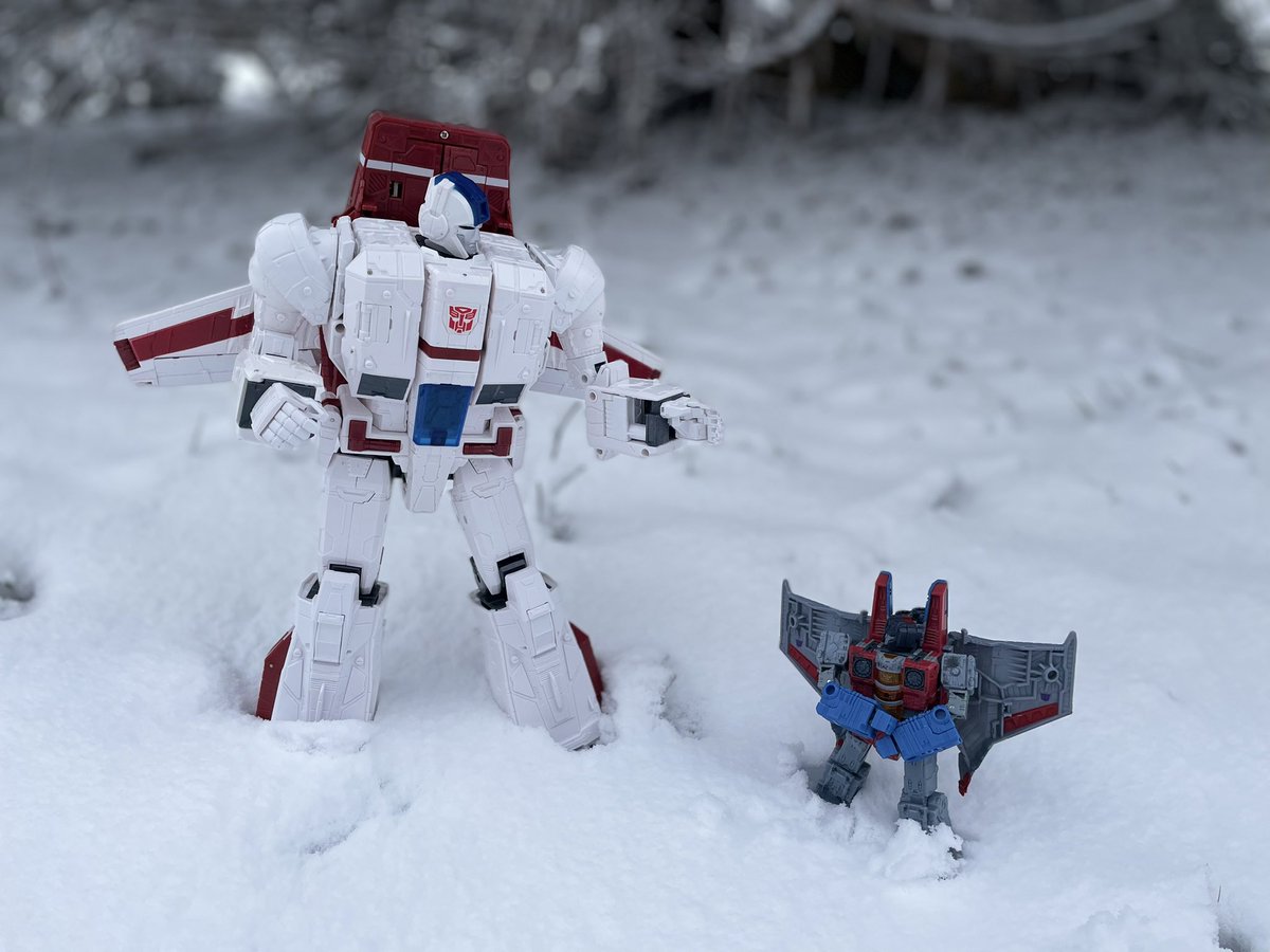 AceInSpacePNG's tweet image. Snowday! Oh boy hope my partner doesnt become trapped in the artic!!
#transformers #jetfire #starscream #skyfire #skystar