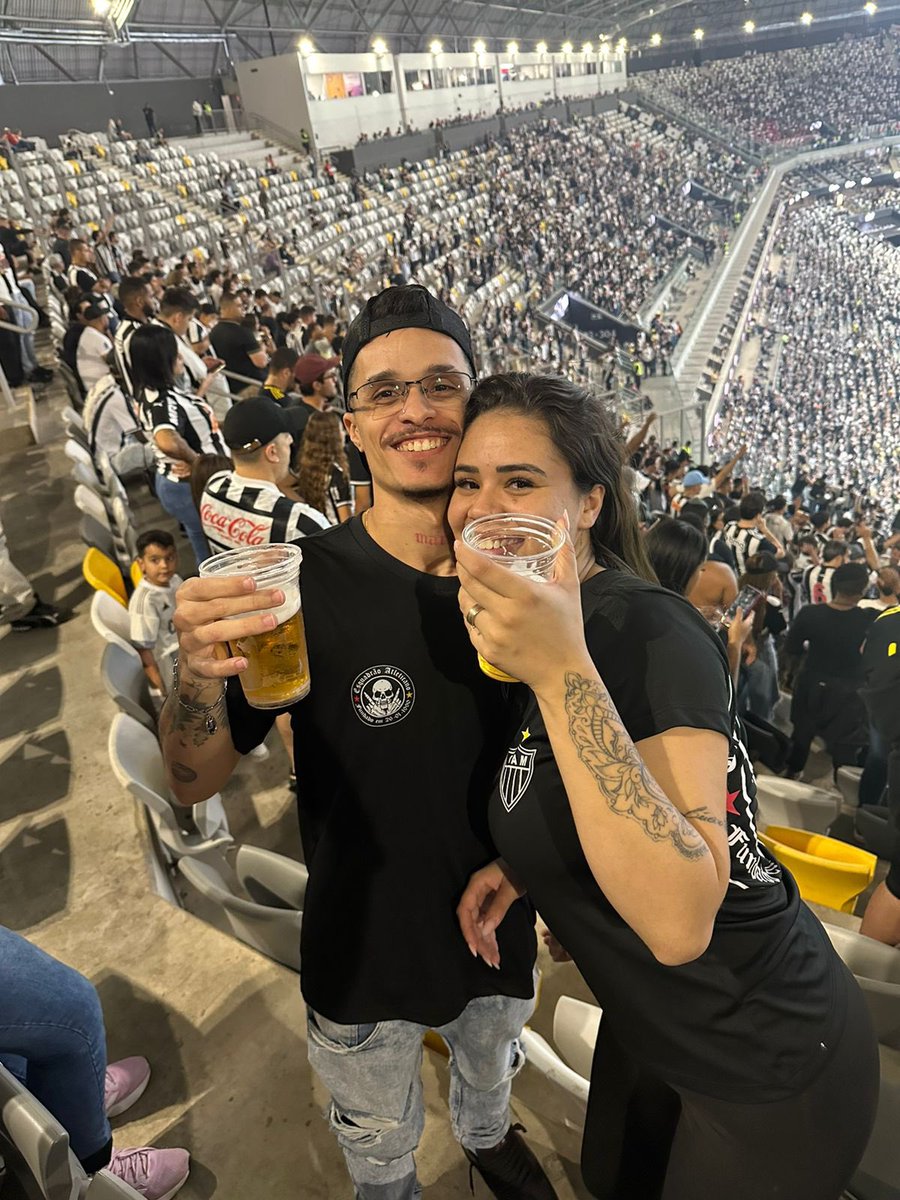 leidirodrigss's tweet photo. ele cmg no jogo do Galo e nossa família no jogo do Galo https://t.co/BBcaLf9yv6