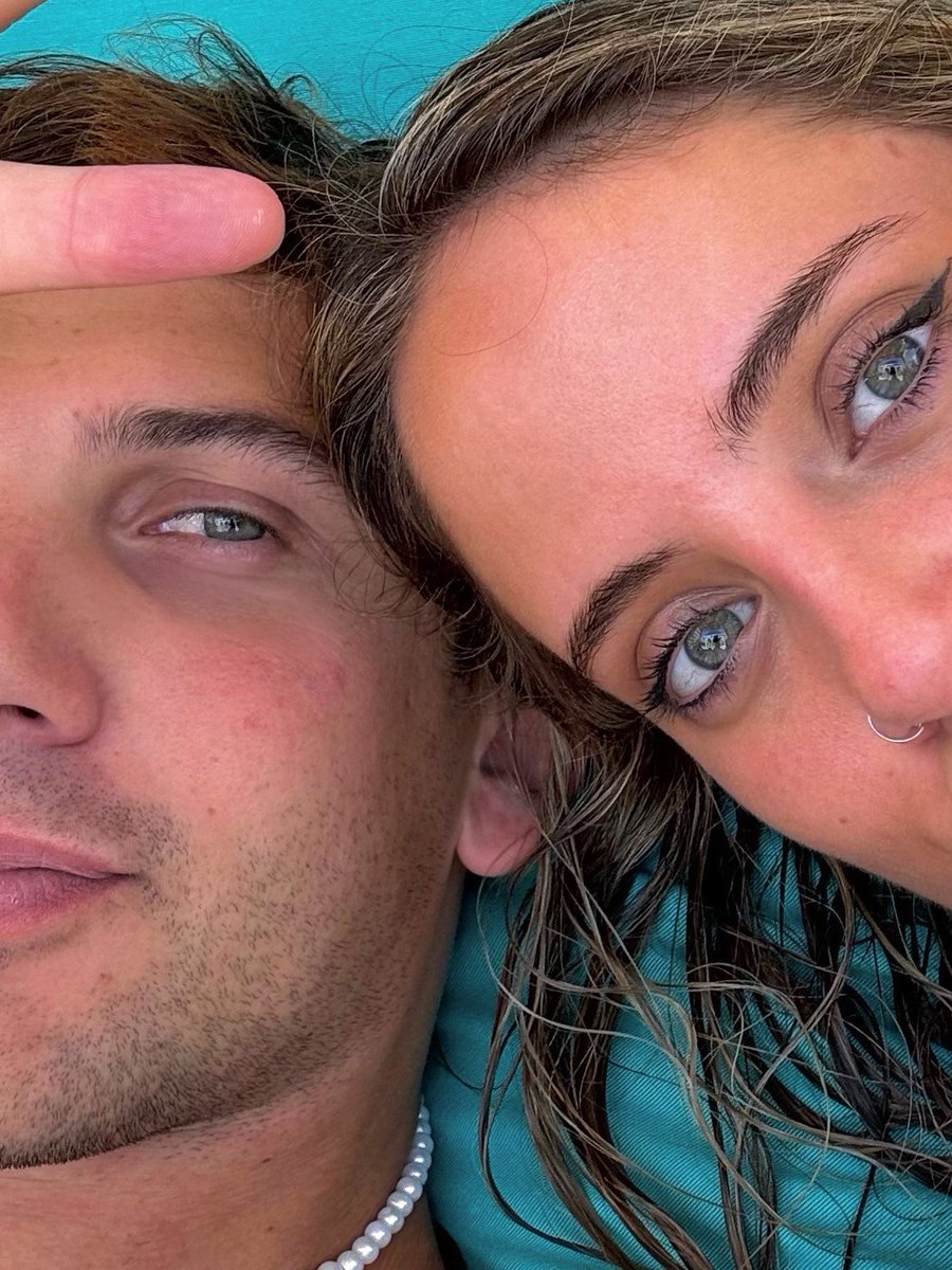 A pesar de todas las cosas que se dijeron, ellos siguen juntos disfrutando de su amor.
Me encanta esta pareja que trascendió #GranHermano ❤️
<a href="/Denuuugonzalez/">Denisse Gonzalez</a> <a href="/BautiMascia/">Bauti Mascia</a>