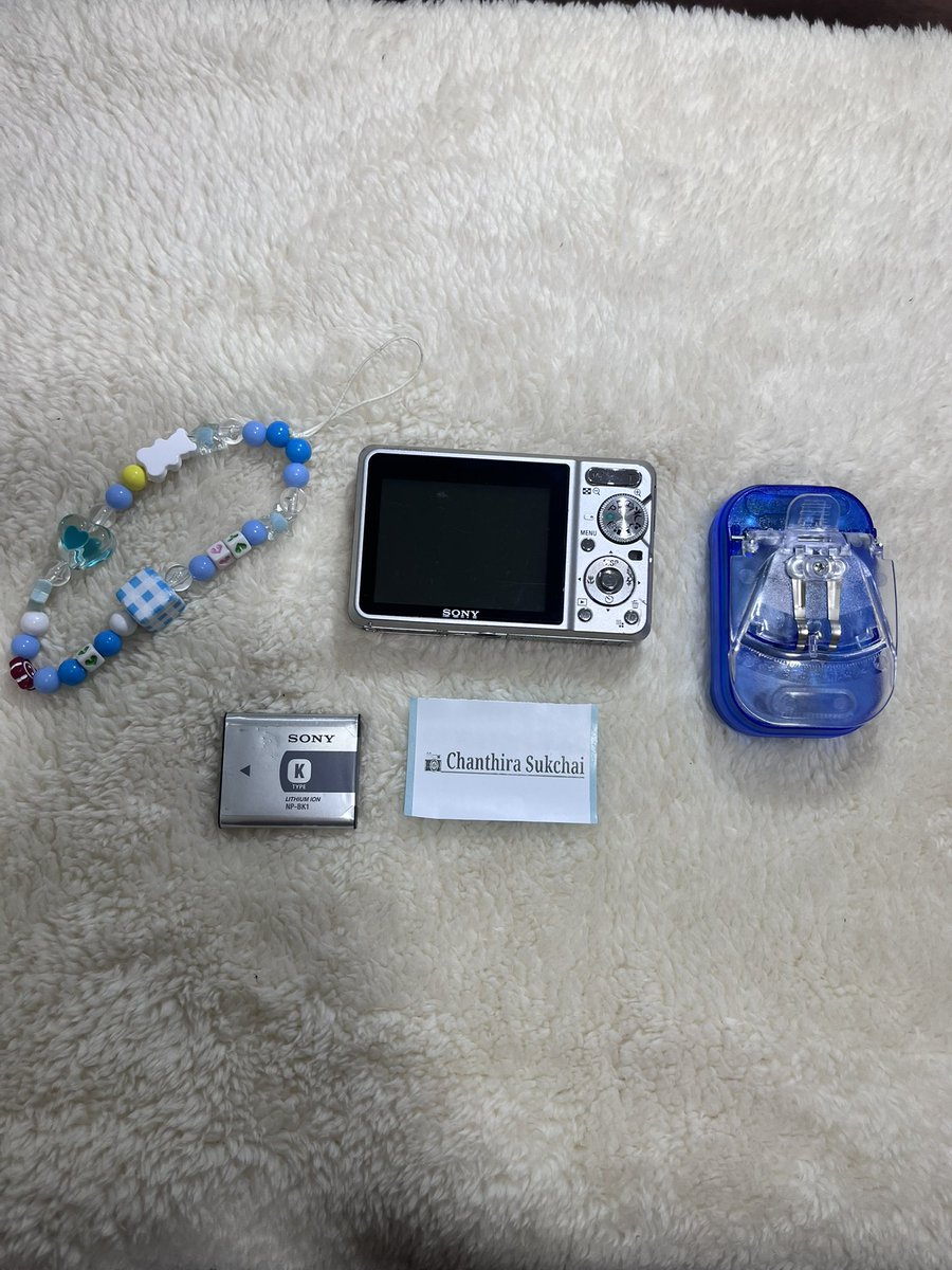 BbubbleStore's tweet image. ✨ ปล่อยต่อ Sony cybershot dsc780 ✨
เครื่องทำงานเต็มระบบ ซูมเข้าออกได้ปกติ 
Price : 3,499 รวมส่ง (พร้อมโอนลดได้ค่ะ)
⁃อุปกรณ์ที่ได้รับ
⁃แบตแท้ สายคล้อง เมม (ไม่ได้แถม)
❗️❗️ ตำหนิ  มีร่องรอยตามการใช้งาน เปิดใช้งานไม่ได้ 1 โหมด แฟลชปกติ (ไม่มีแฟลชตาแดง)
#กล้องดิจิตอลมือสอง