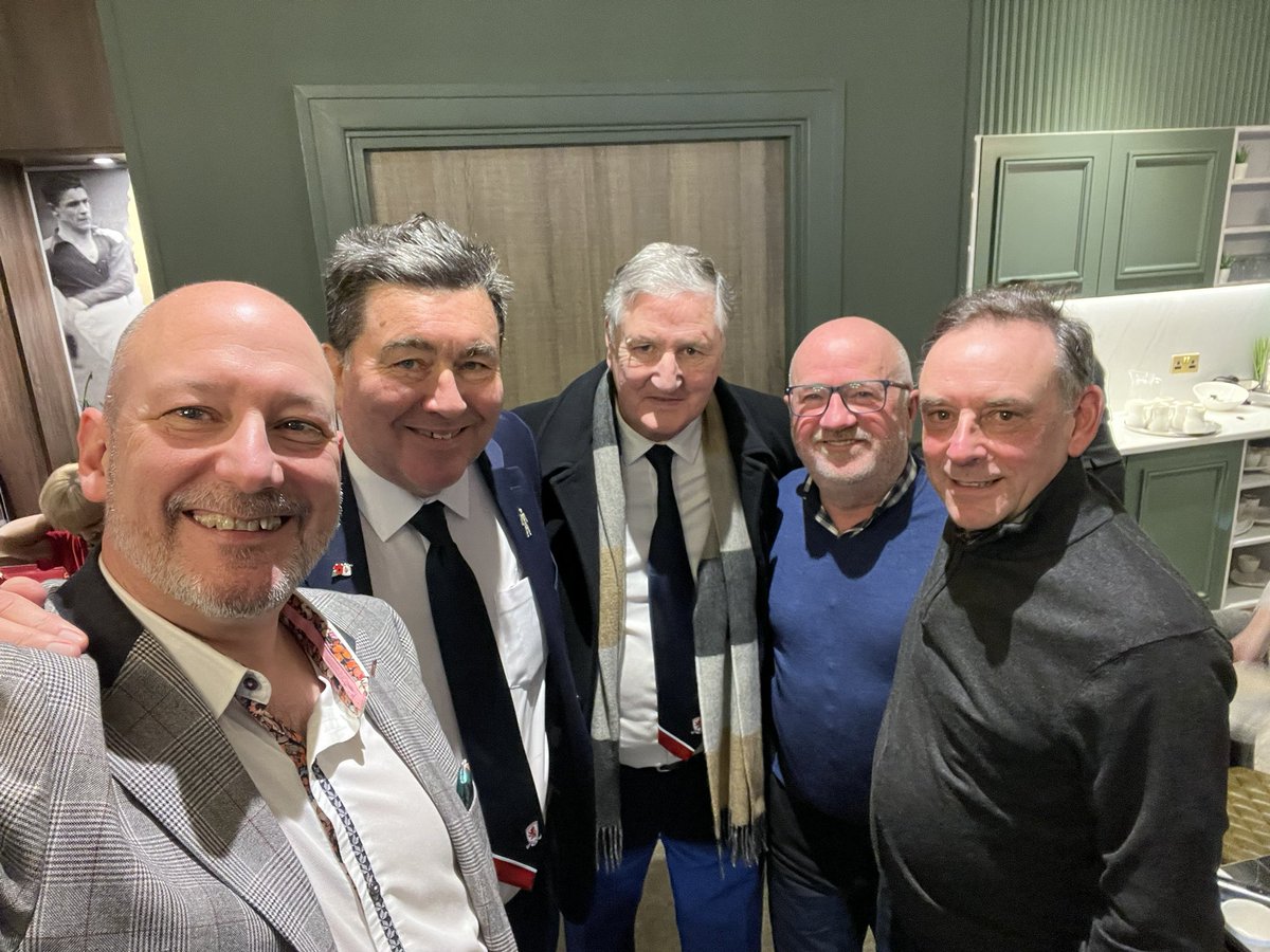 Thanks for Tony Wentworth of Jacksons Law Firm for joining us in giving Bob Cuffe <a href="/rcuffy/">Robert Cuffe</a> an appropriate <a href="/Tees_Business/">Tees Business</a> send-off with #Boro’s 1-0 defeat to Watford 😆 

Great banter wirh <a href="/WinterJeff/">Jeff Winter</a> &amp; <a href="/jim_platt/">Jim Platt</a> 😮 

Thanks for everything, Bob. 
#UTB (Up Tees Business)
