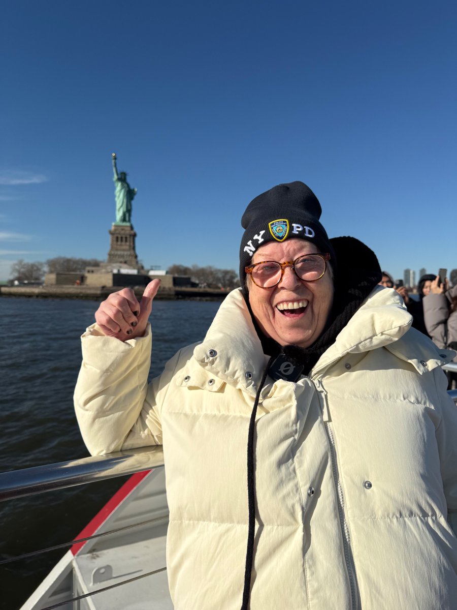 Danielle déchaînée à New York :
youtu.be/RqOeXd7QuIE 

Une vidéo comme à l’ancienne ☺️
