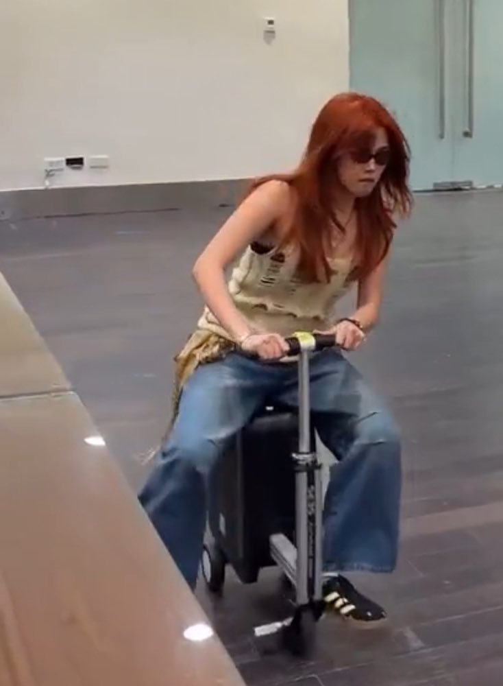 malourizz's tweet image. choose your driver #maloipit #f1driver #sumakses