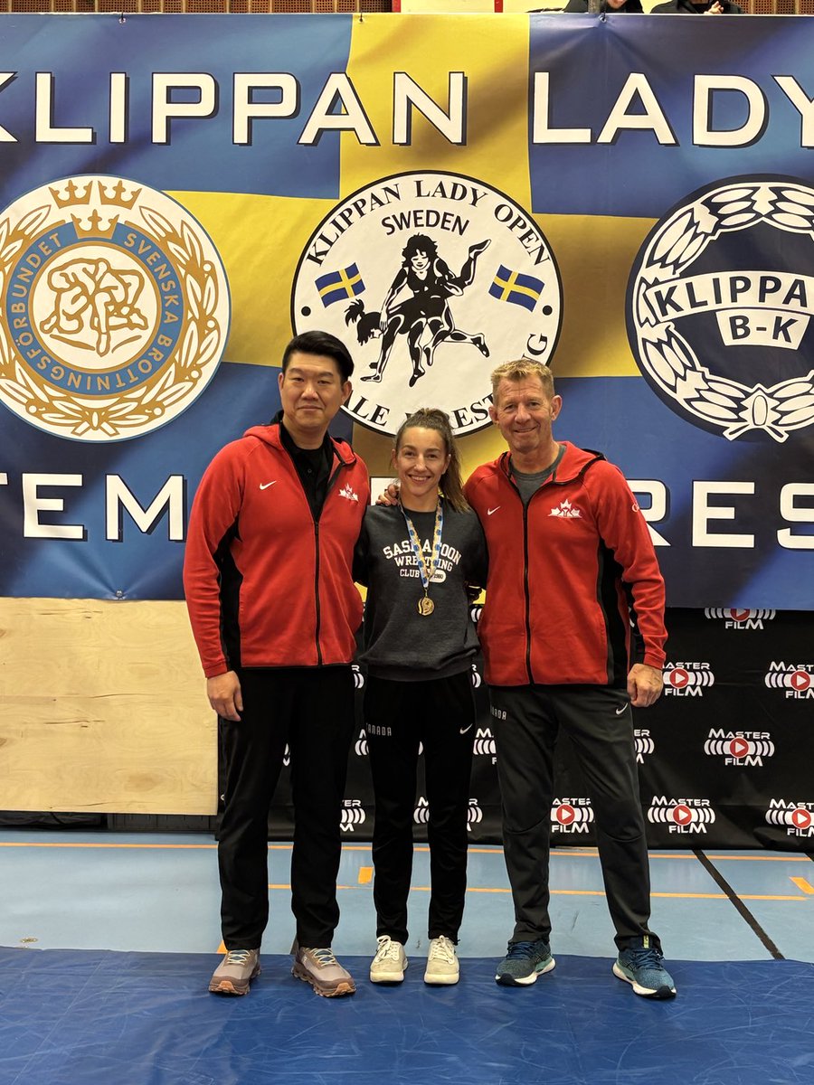 shanebradley1's tweet image. Congrats to ⁦@SaskWrestling⁩ Katie Dutchak who won gold at the Klippan Lady Open in Sweden. Coach Shane and ref Curtis along for the ride. ⁦@HuskieWRES⁩
