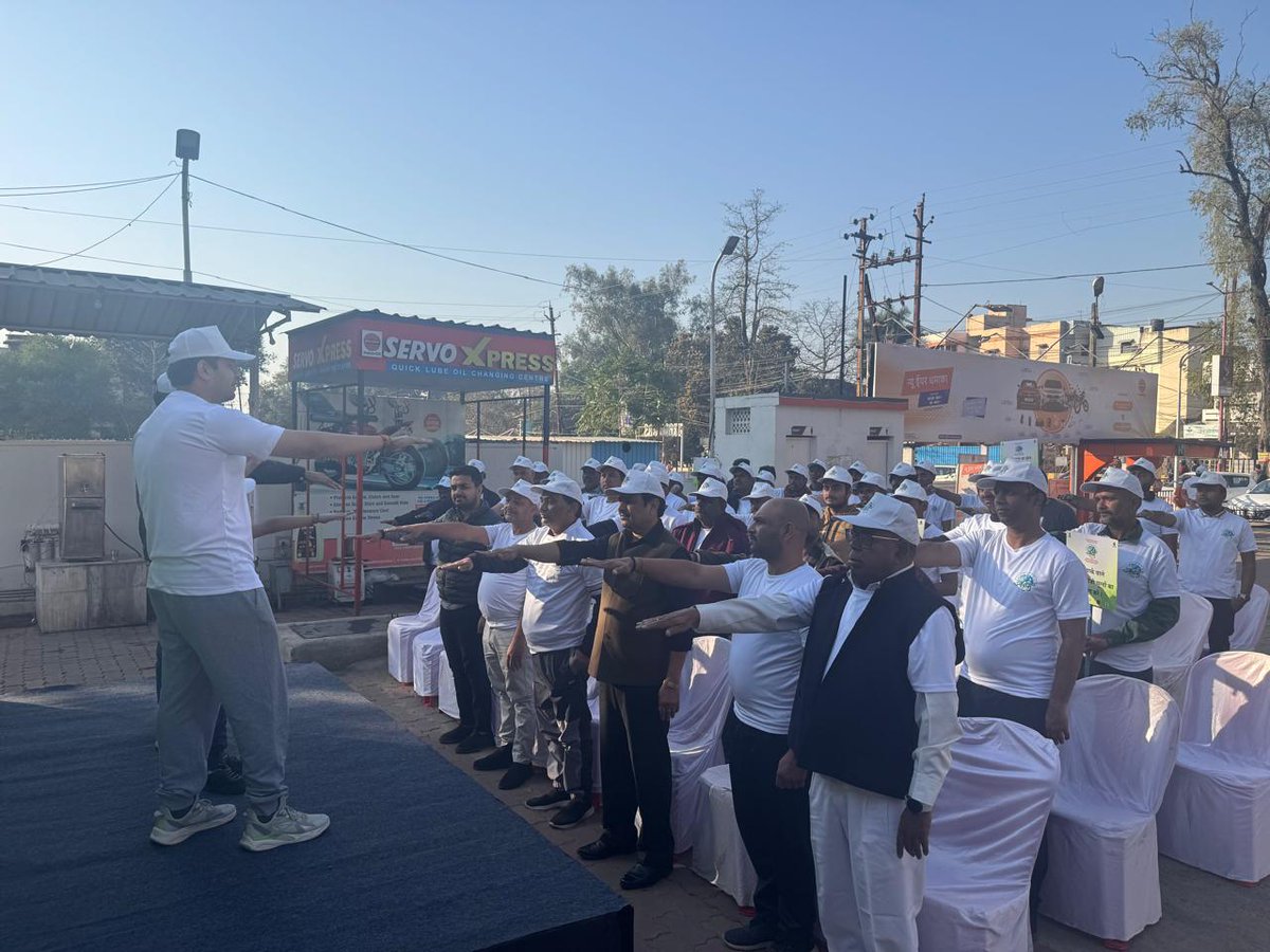ao_iocl's tweet photo. Walkthone conducted under SAKSHAM 2025, MoPNG's annual fuel conservation awareness campaign, by Jabalpur Indane DO in Jabalpur City! 🎉 #FuelConservation #SAKSHAM2025 #AwarenessCampaign #Jabalpur #EnergyEfficiency @IndianOilcl @ioclmp https://t.co/2hK0BbY4FC