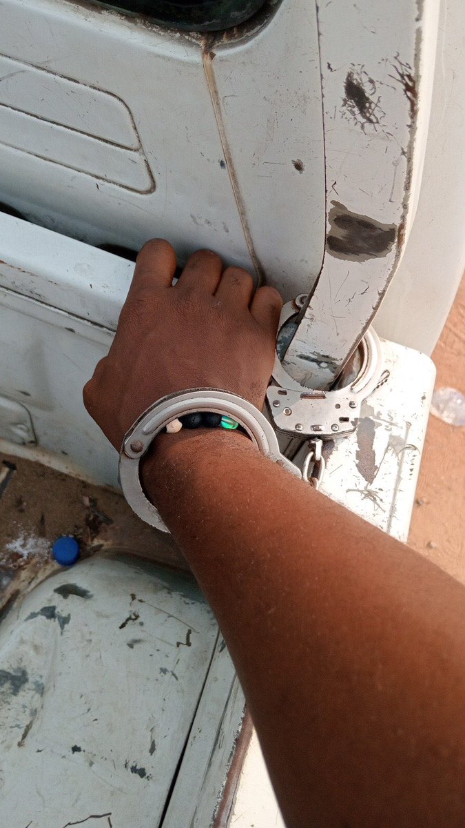 chudy_jnr's tweet image. My brother played football in Calabar and got injured during the game. He went to a chemist, where they gave him some tablets. On his way back today, @ndlea_nigeria officers searched his bag, found the tablets, and claimed that one of them was a controlled drug. So they took him!