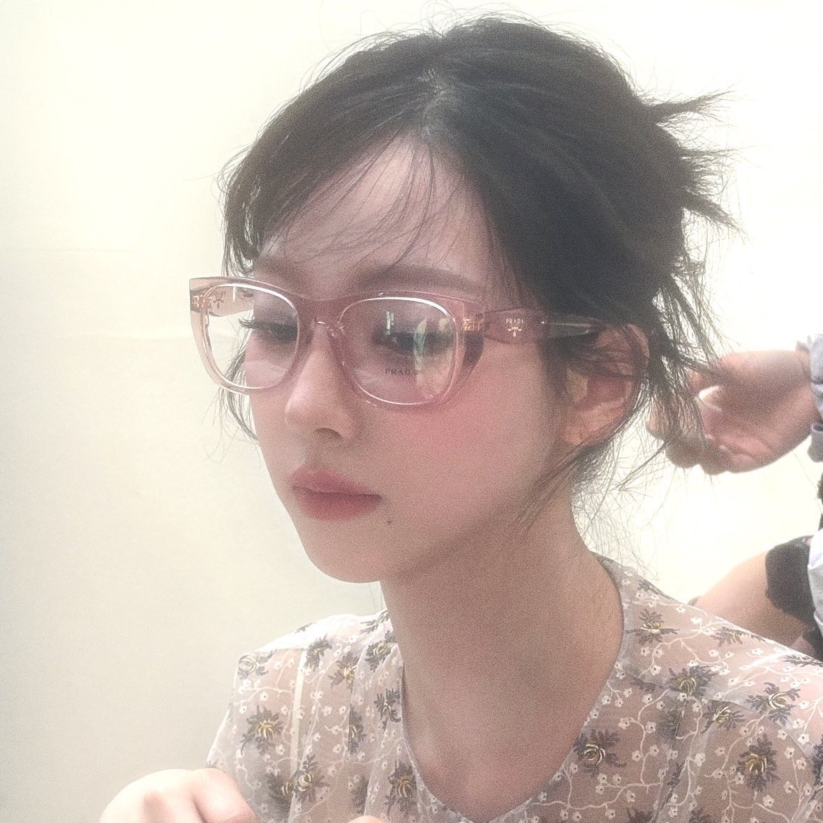 hourly karina tweet media