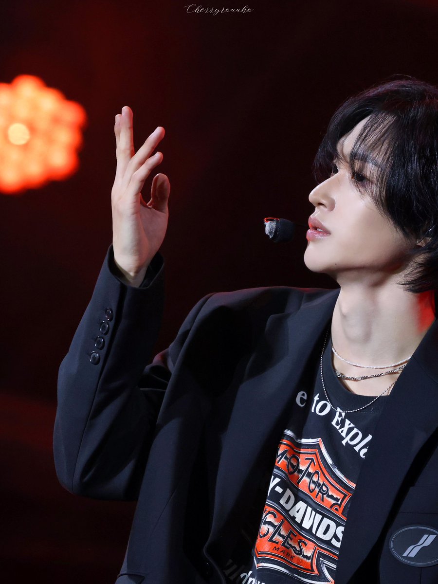 cherryrouuho's tweet photo. Kiss 💋💋

250216 HMA

#WONBIN #원빈 #RIIZE #라이즈 https://t.co/hgLFX85f1y