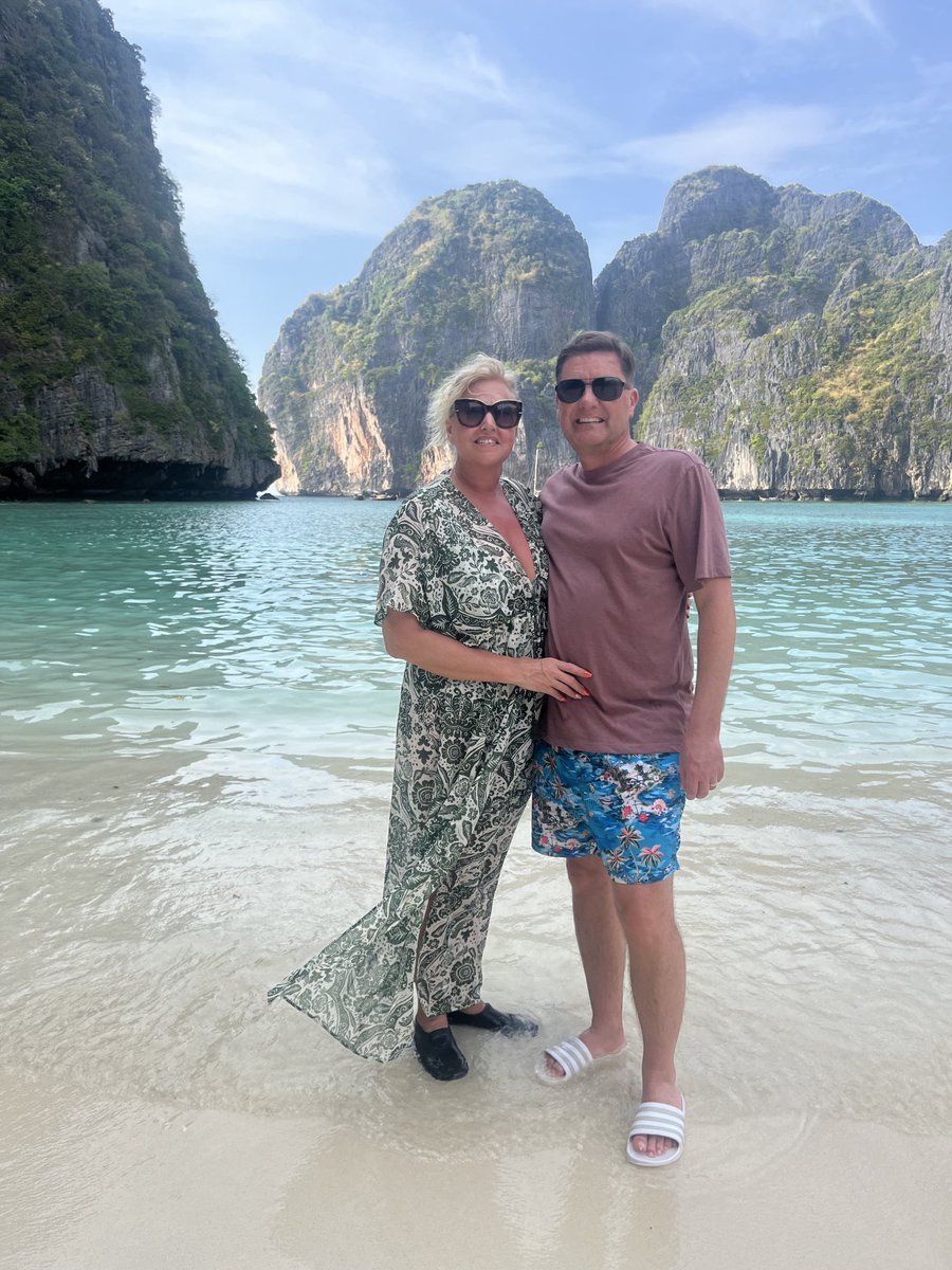 darrel_bryant's tweet image. Beautiful day in the Phi Phi Islands Thailand 🇹🇭 ☀️🕶️