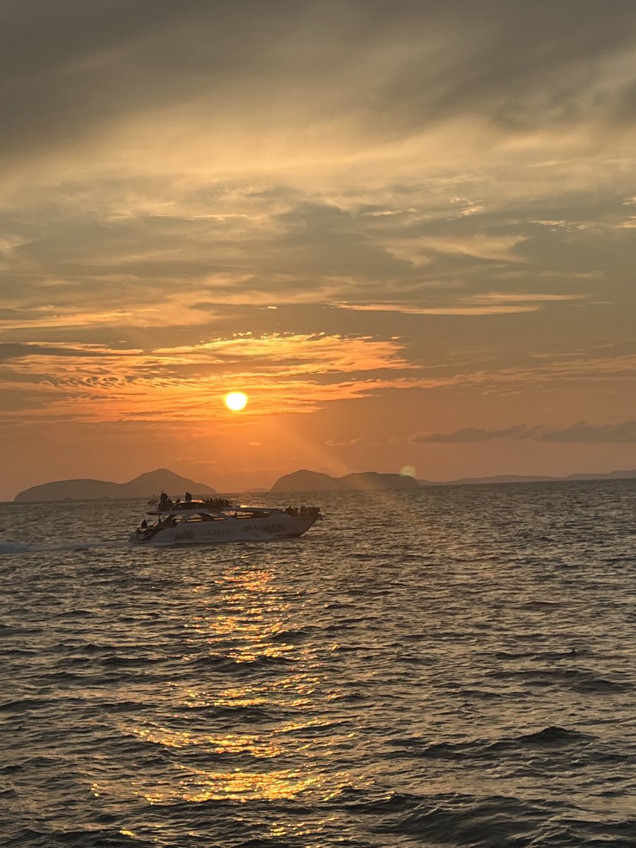 darrel_bryant's tweet image. Beautiful day in the Phi Phi Islands Thailand 🇹🇭 ☀️🕶️