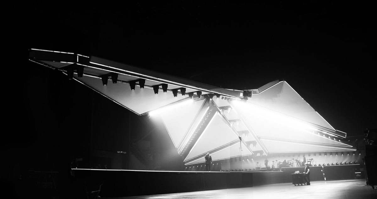 MADMAN: THE ASTEROID IN THE SKY 2025 WORLD TOUR kicks off tomorrow night in Stockholm, Sweden at Avicii Arena. Final rehearsals underway.

Creative direction: La Mar Taylor
Production design: Es Devlin
Lighting design: Sooner Routhier
Art direction: Drop
Built by: Tait Towers