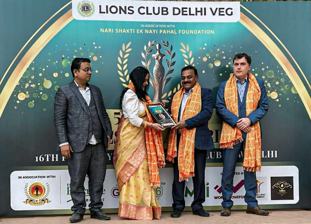 We are truly touched by this recognition 😇🙏

Thank you everyone 🙏🧿

....

#WomenPrestigeAward
#WomenPrestigeAward2025
#5thWomenPrestigeAward 
#NariShaktiEkNayiPahalFoundation
#LionsClubDelhiVeg