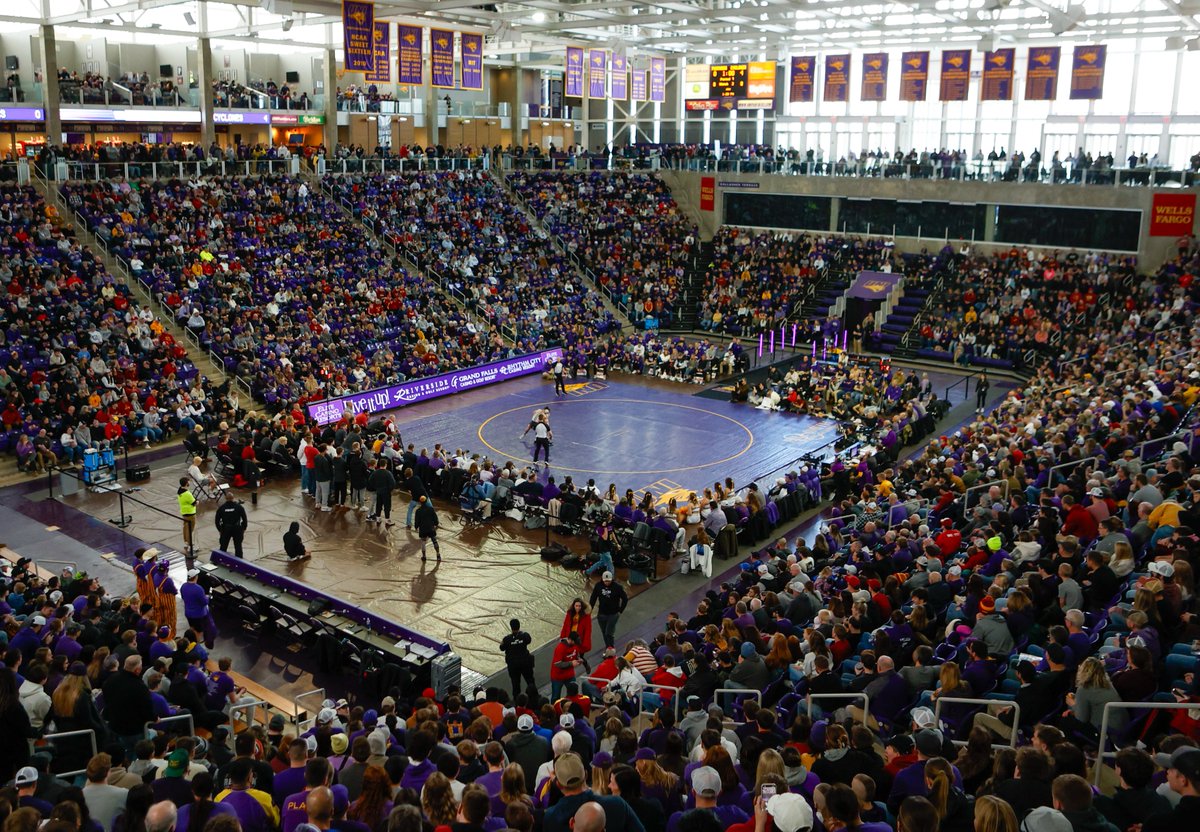 NCAAWrestling's tweet image. Name a better way to spend your Sunday... we can't! 😮‍💨

#NCAAWrestling x 📸 @UNI_wrestling