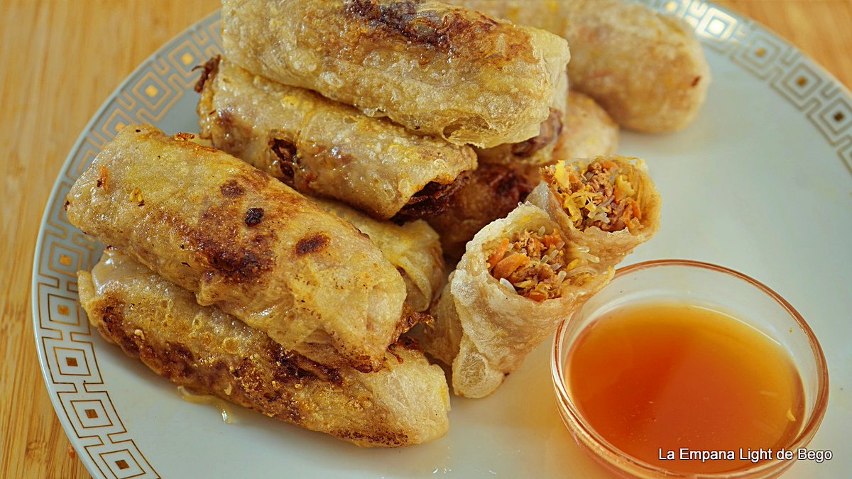 ¡Aprende  a preparar unos deliciosos Rollitos de Papel de Arroz Rellenos de  Carne, Verduras y Fideos Vermicelli, acompañados de una irresistible  Salsa Agridulce Casera! 📷📷Puedes ver ya la vídeo receta aquí 📷youtu.be/DWMYMrpU56k