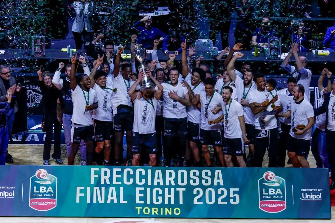 #LBA #FinalEight #CoppaItalia Finale 2025 <a href="/AquilaBasketTN/">Dolomiti Energia Trento</a> detronizza <a href="/OlimpiaMI1936/">Olimpia Milano</a> e scrive la storia vincendo la sua prima Coppa Italia in assoluto
Commento e pagelle by <a href="/dario_acer/">Dario Salvatorelli</a> e by <a href="/FaberNoto/">Fabrizio Noto</a> 
all-around.net/p/266270