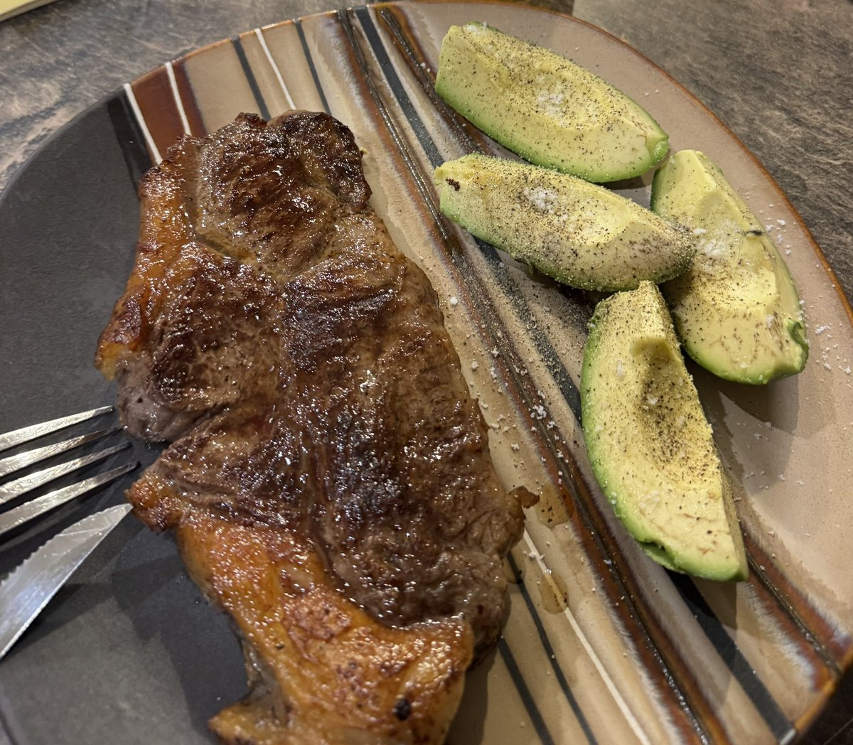 swksfarmer's tweet photo. To my peeps on here that have had luck with Keto, Carnivore, etc, please don’t stop sharing. We have a serious problem, and just like in some farm practices, our “Science” has absolutely failed us! Keep sharing the successes! Keep educating! We ARE the new Science! #FoodIsHealth https://t.co/ye2iFNPXwF