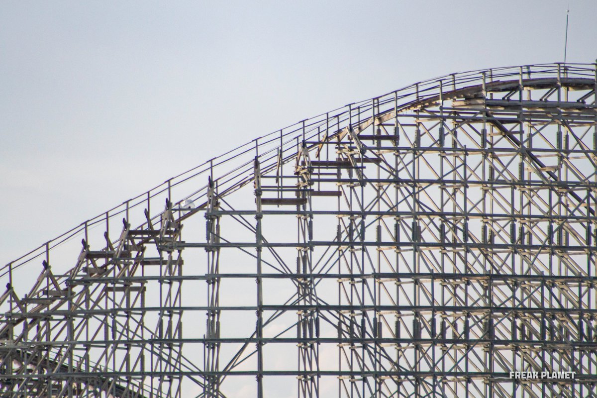 FreakPlanetBlog's tweet photo. 🔴 Fotos del estado actual del retrack de Coaster Express. Están trabajando en la primera bajada y en otro tramo.

Espero que ya disipe las dudas a aquellos que no lo creían y seguían afirmando que Global Coasters iría a Magnus Colossus https://t.co/gwDdX73uvO