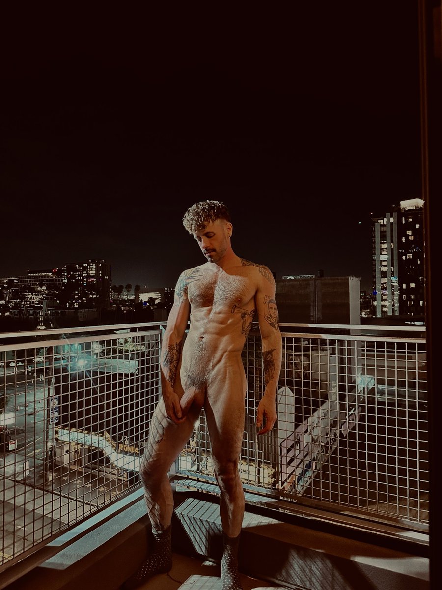 Oscar_AdrianoX's tweet photo. Showing L.A. what they’ve been missing https://t.co/LCCtYE204h
