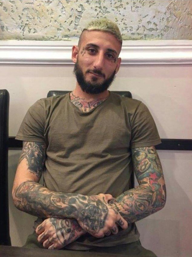superliglegends's tweet photo. 👥 Kerem Bulut looks like famous rapper Khontkar. https://t.co/D1XqbBUh4z
