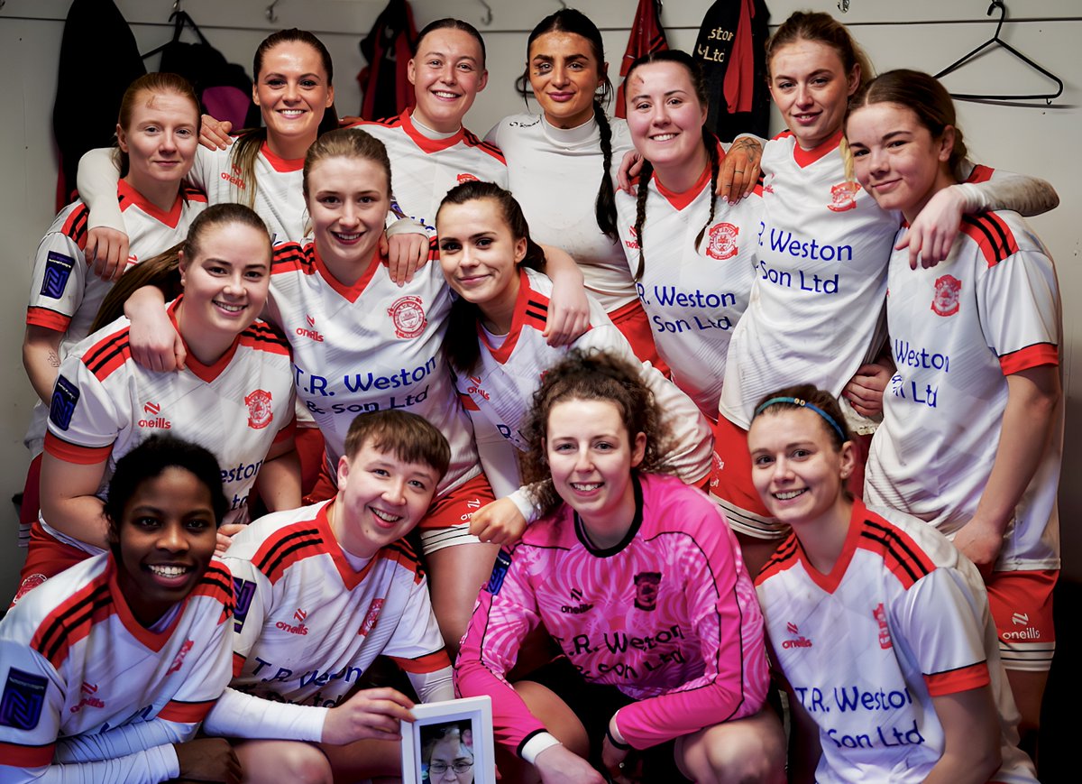 What a team ⚪️🔴

#UTW