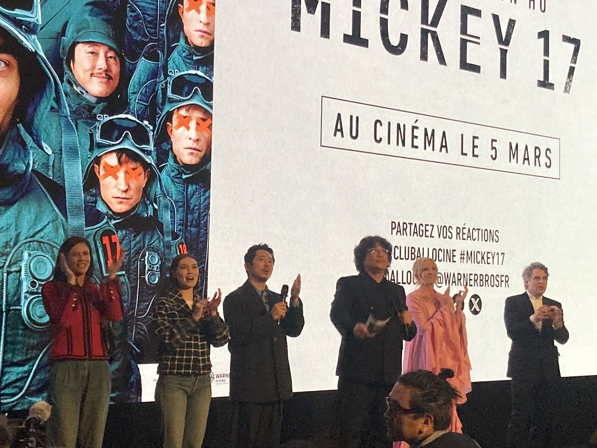 Bong Joon-ho : « Quand j’étais président du jury à Venise en 2021, j’ai découvert L’Évènement, où jouaient Anamaria Vartolomei et Anna Mouglalis. Toutes deux sont aujourd’hui dans Mickey 17 et je remercie Audrey Diwan pour cela. »
#ClubAllociné <a href="/allocine/">AlloCiné</a> #Mickey17