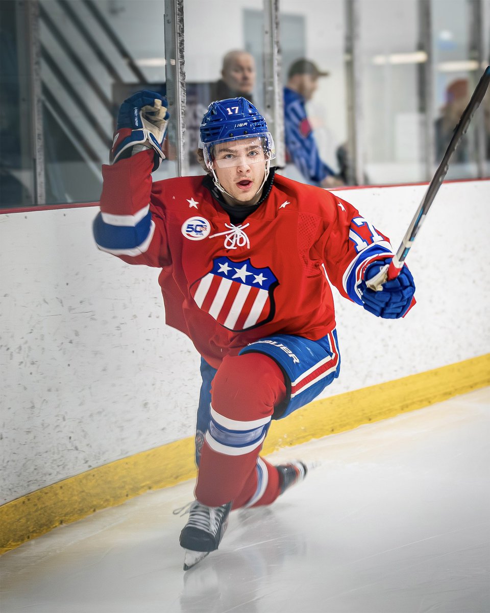 JrAmerksNAHL's tweet photo. GABE RANDEL WITH THE RECORD BREAKER! 🙌🏼 🎥 

The Jr. Amerks forward not only opened the scoring but also capped off a historic night with the team’s eighth goal, setting a new franchise record. #LetsGetRowdy https://t.co/khvYypTIDU
