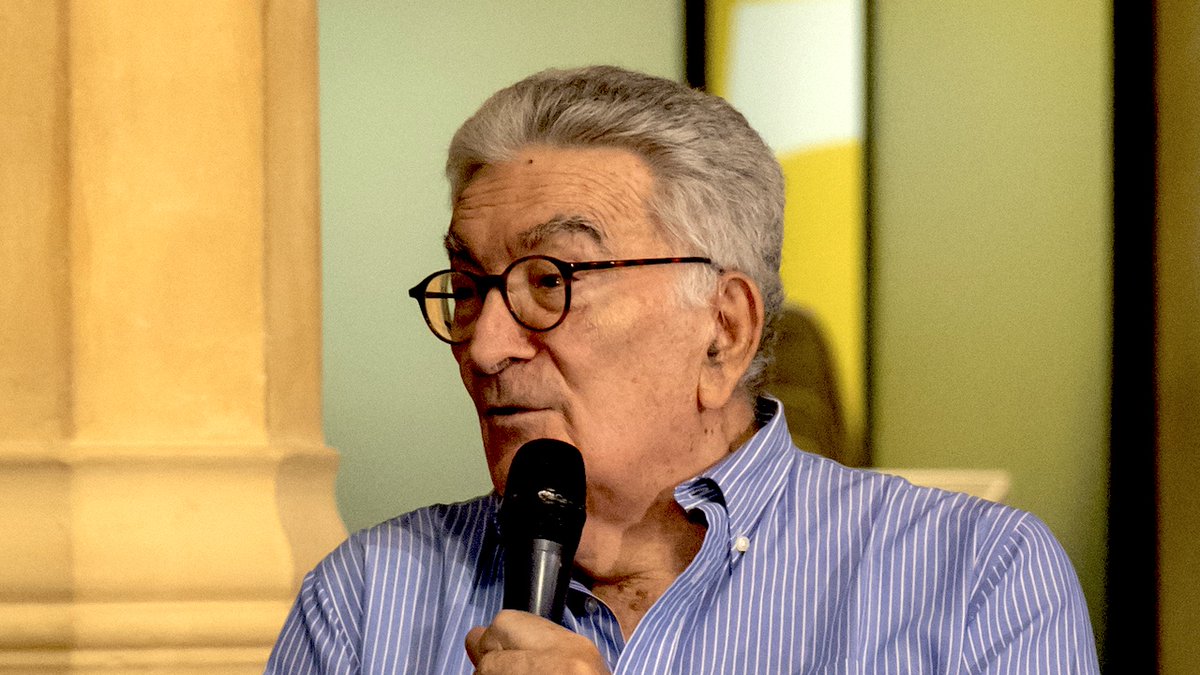 Pandora Rivista (@pandorarivista) on Twitter photo Disponibile la lezione di <a href="/GP_ArieteRosso/">Gianfranco Pasquino</a> al Festival del Presente 2024, dal titolo "Intelligenza e cultura politica: la scienza politica". Guarda ora: youtube.com/watch?v=IFSfQJ… Disponibile la lezione di <a href="/GP_ArieteRosso/">Gianfranco Pasquino</a> al Festival del Presente 2024, dal titolo "Intelligenza e cultura politica: la scienza politica". Guarda ora: youtube.com/watch?v=IFSfQJ…