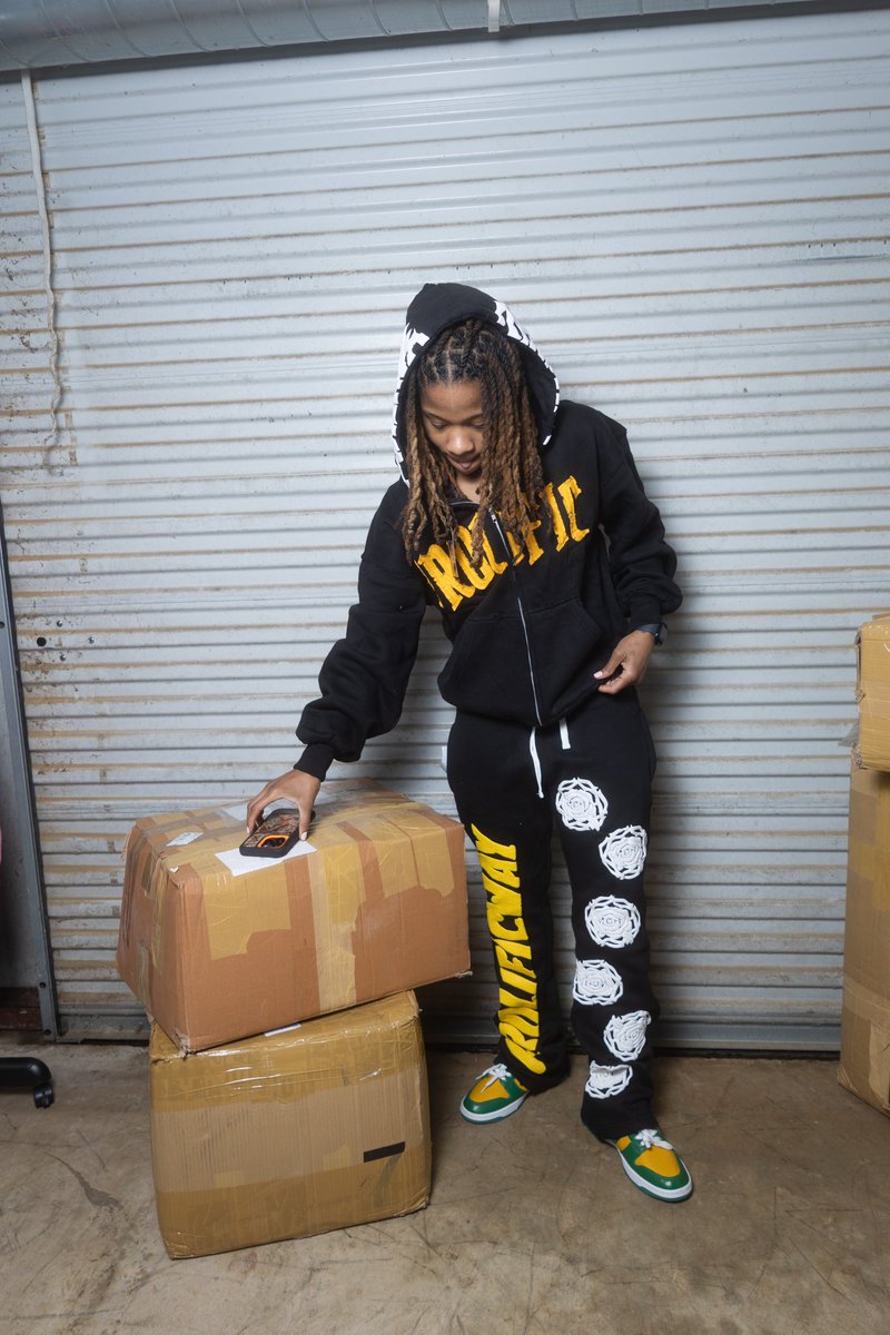 kahiatheceo12's tweet photo. Prolific Way Attire 🌹 #shopdabrand 

https://t.co/Lfvmgw3vTD https://t.co/WpDYwzQgNl